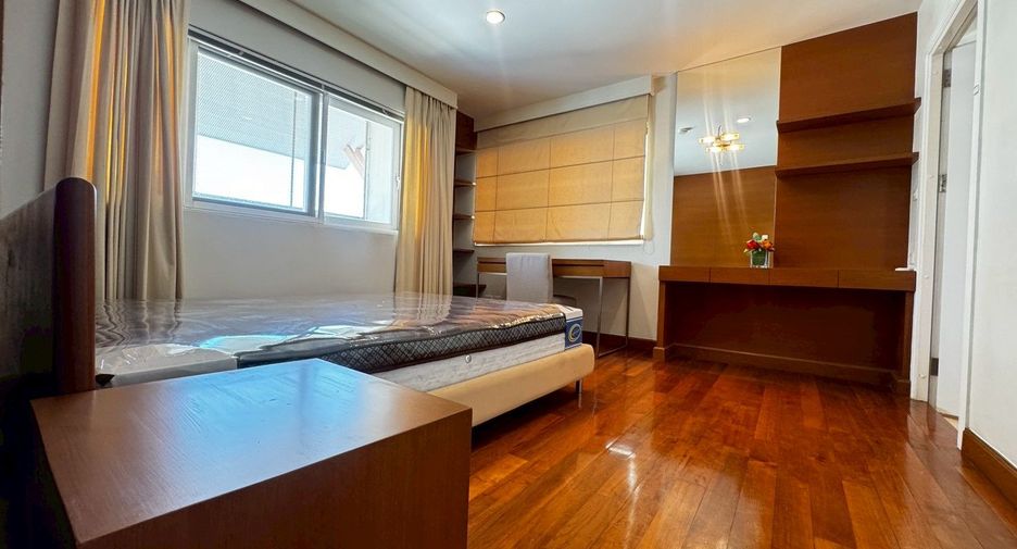 ให้เช่า 3 ห้องนอน บ้านเดี่ยว ใน วัฒนา, กรุงเทพฯ