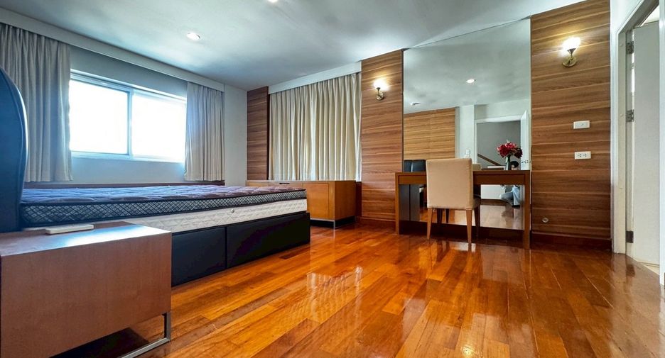 ให้เช่า 3 ห้องนอน บ้านเดี่ยว ใน วัฒนา, กรุงเทพฯ