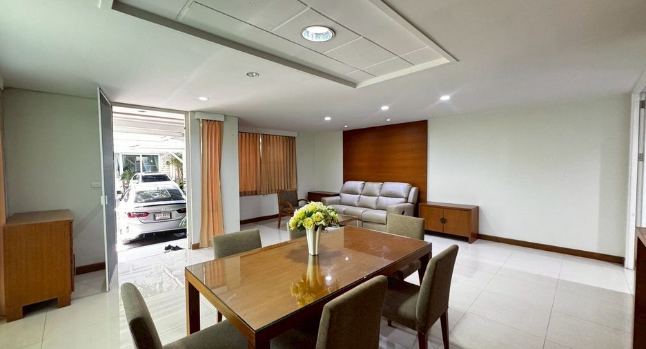 ให้เช่า 3 ห้องนอน บ้านเดี่ยว ใน วัฒนา, กรุงเทพฯ