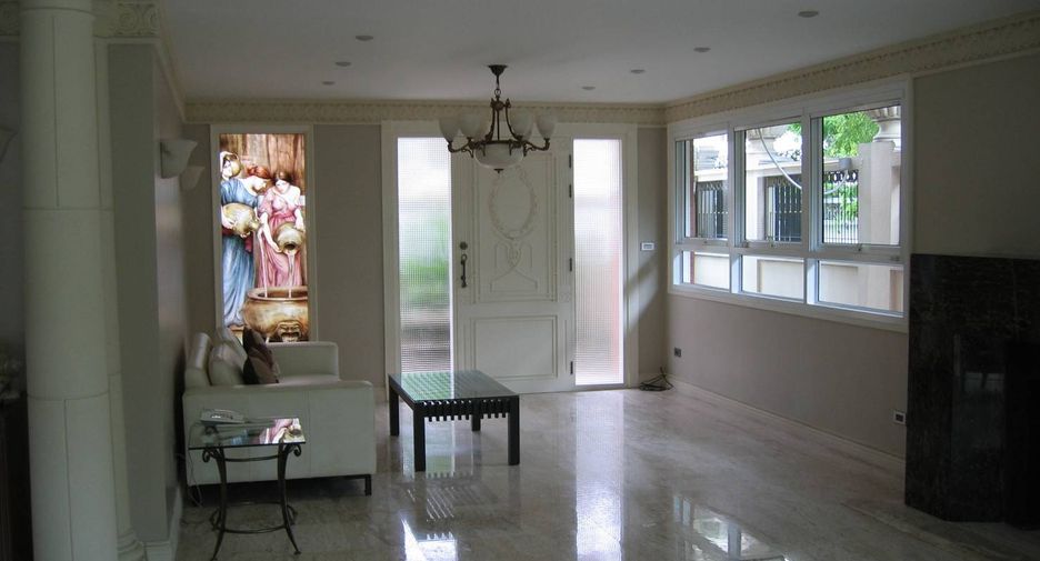 ให้เช่า 3 ห้องนอน บ้านเดี่ยว ใน วัฒนา, กรุงเทพฯ