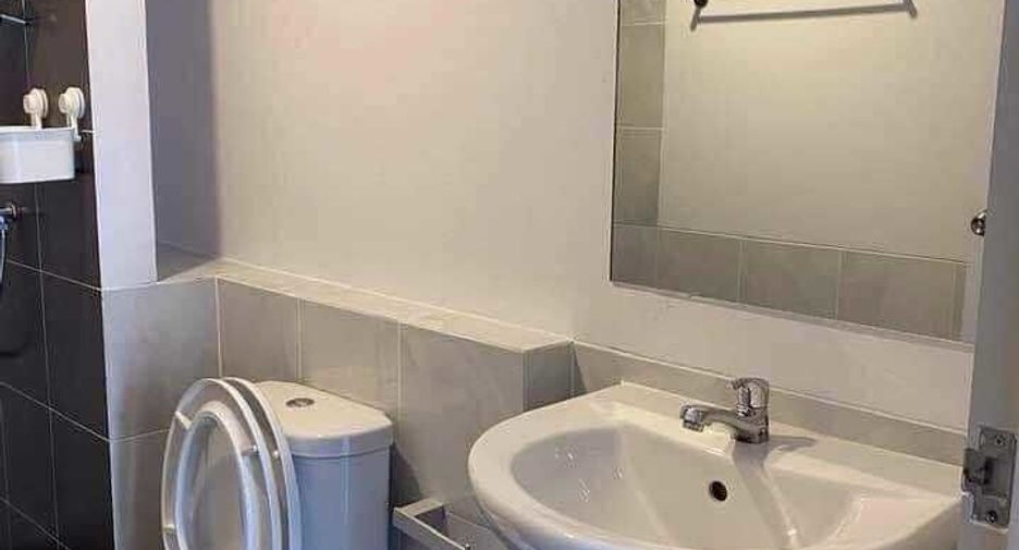 For sale 1 bed condo in Mueang Pathum Thani, Pathum Thani