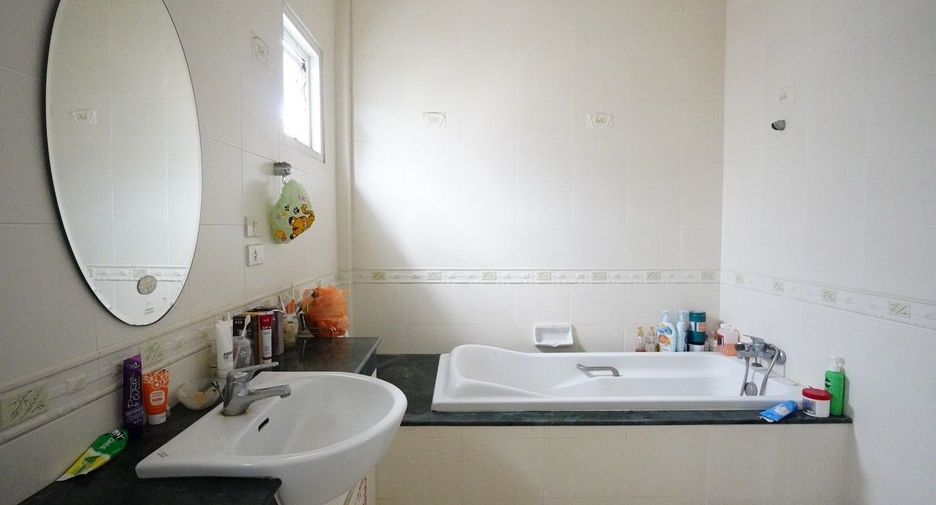 For sale 5 bedrooms house in Pak Kret, Nonthaburi
