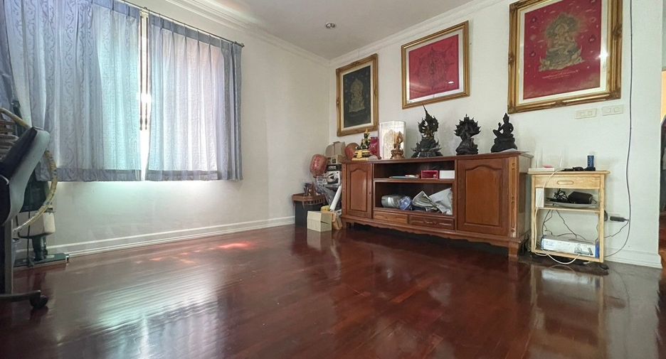 For sale 5 bedrooms house in Pak Kret, Nonthaburi