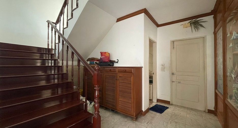 For sale 5 bedrooms house in Pak Kret, Nonthaburi