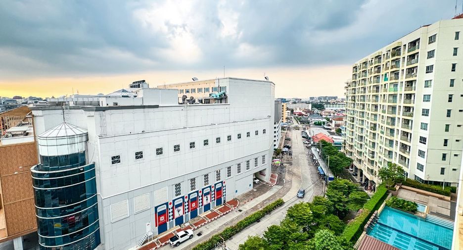 For sale 2 bedrooms condo in Bang Khen, Bangkok