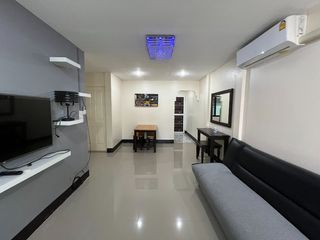 À vendre 2 chambres maison de ville à Hang Dong, Chiang Mai