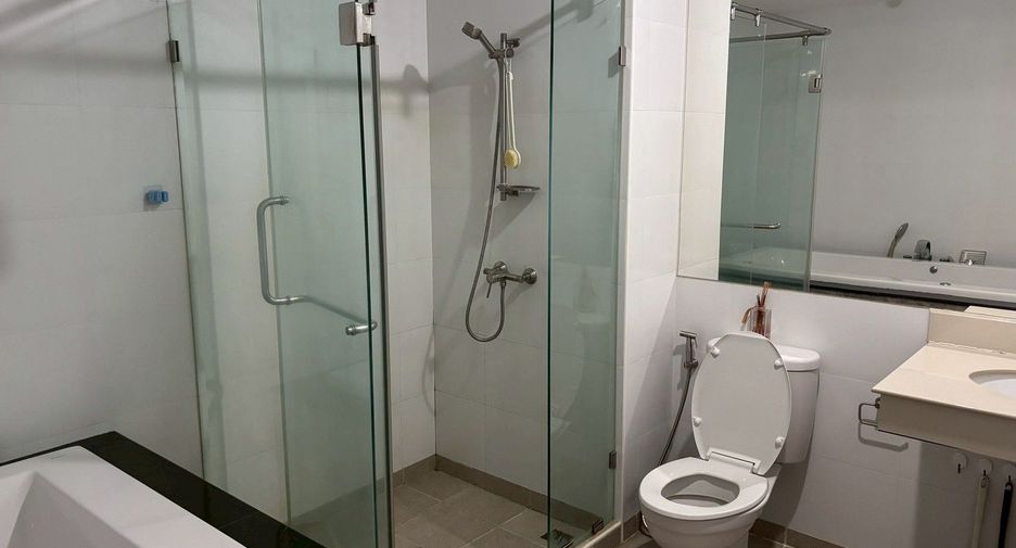 For sale 2 ベッドルーム condo in Watthana, Bangkok