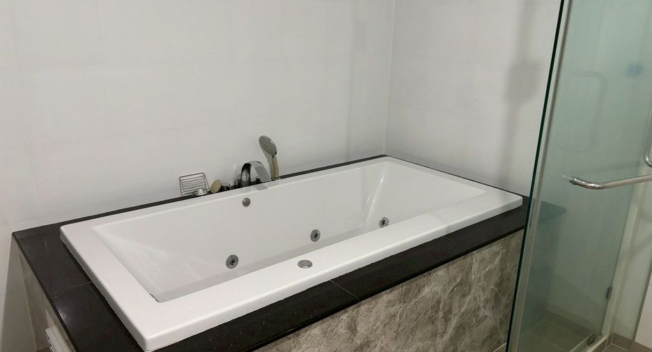 For sale 2 ベッドルーム condo in Watthana, Bangkok