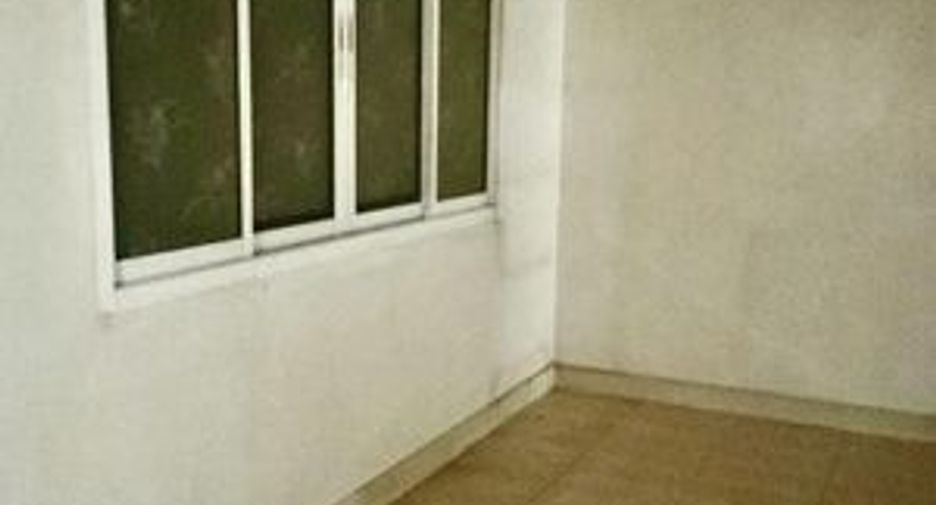 À vendre 3 chambres maison de ville à Bang Khun Thian, Bangkok