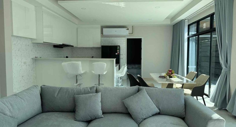 For rent 4 bedrooms villa in Bang Lamung, Chonburi