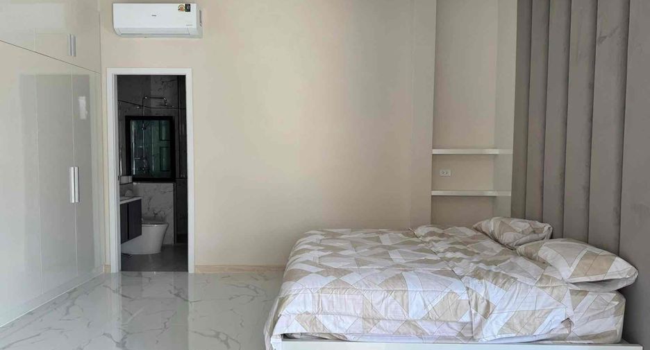 For rent 4 bedrooms villa in Bang Lamung, Chonburi