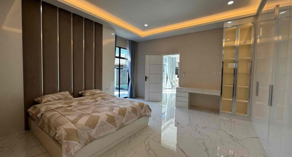 For rent 4 bedrooms villa in Bang Lamung, Chonburi