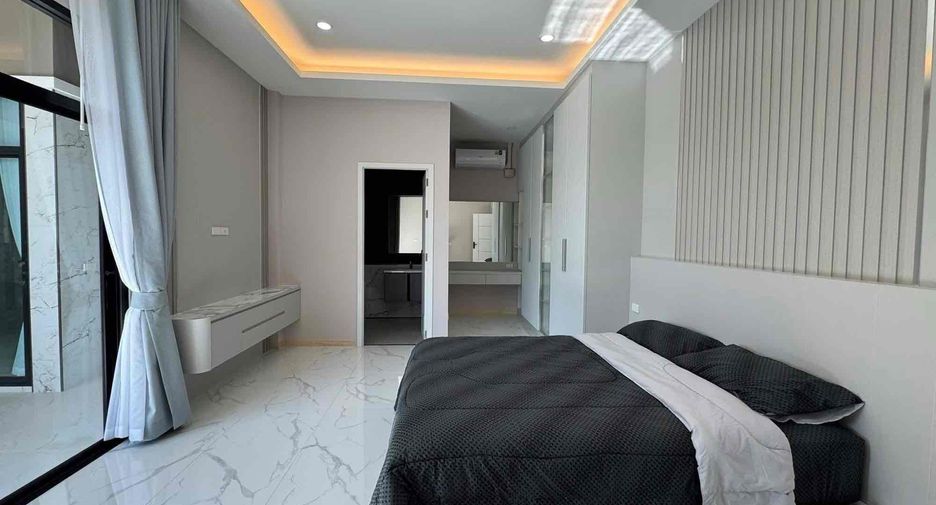 For rent 4 bedrooms villa in Bang Lamung, Chonburi