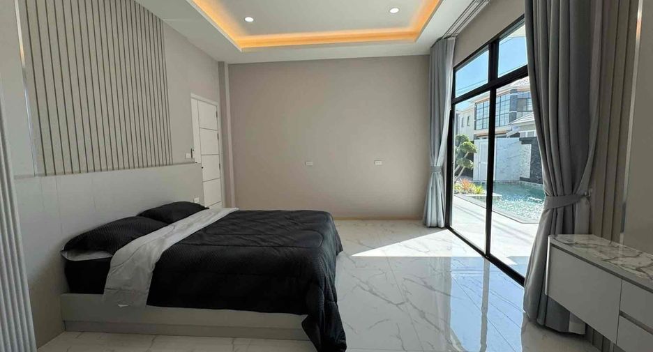 For rent 4 bedrooms villa in Bang Lamung, Chonburi