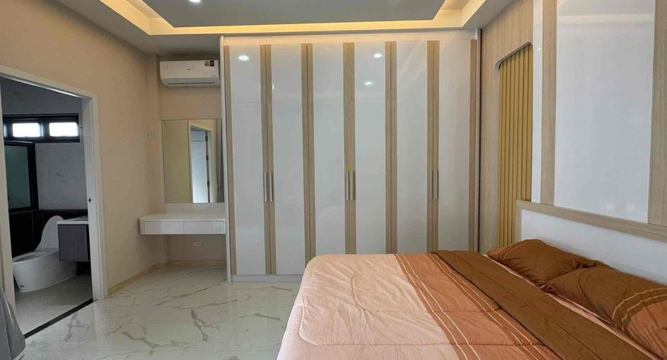For rent 4 bedrooms villa in Bang Lamung, Chonburi