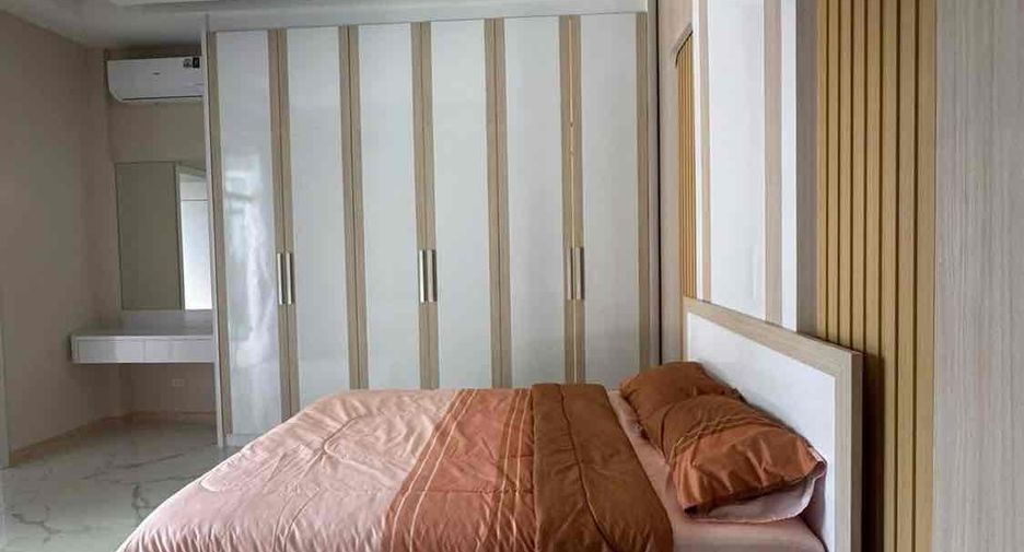 For rent 4 bedrooms villa in Bang Lamung, Chonburi