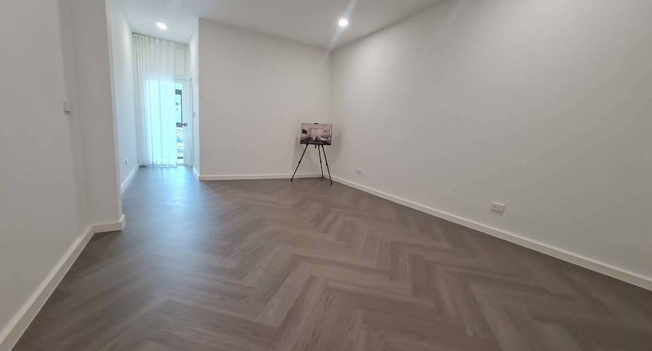 Reihenhaus zum Kauf mit 3 Zimmer in Watthana, Bangkok