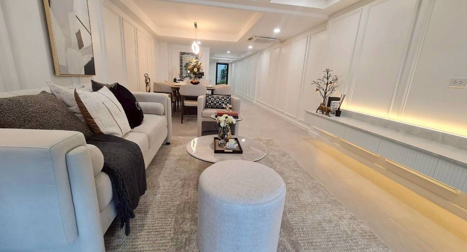 Reihenhaus zum Kauf mit 3 Zimmer in Watthana, Bangkok
