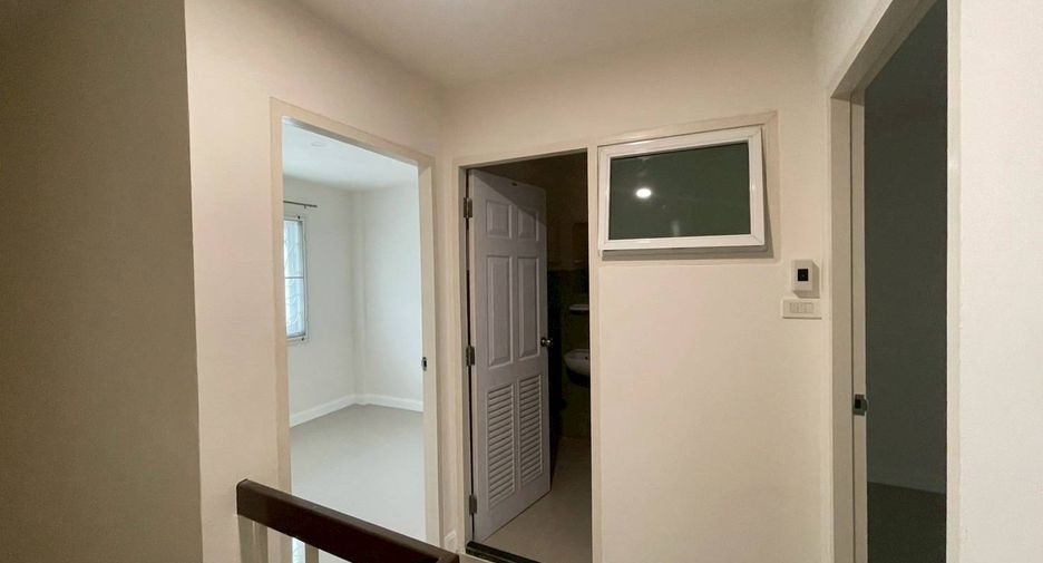 Casa adosada en alquiler de 2 habitaciones en Bang Bo, Samut Prakan