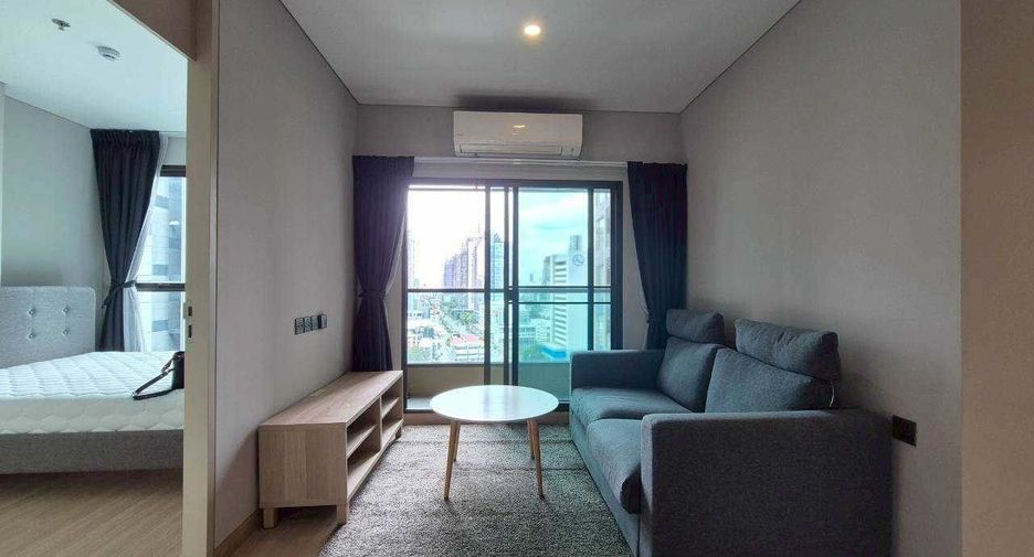 For rent 2 bedrooms condo in Watthana, Bangkok