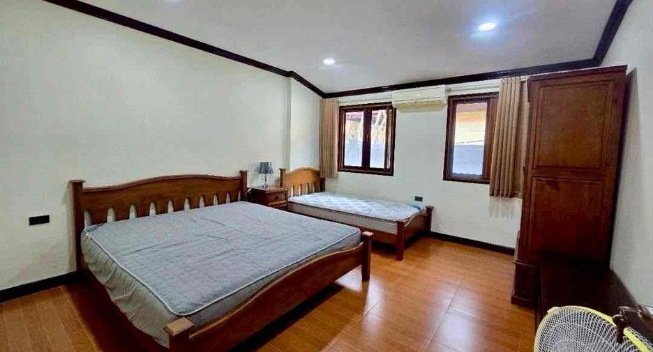 For rent 3 bedrooms villa in Bang Lamung, Chonburi
