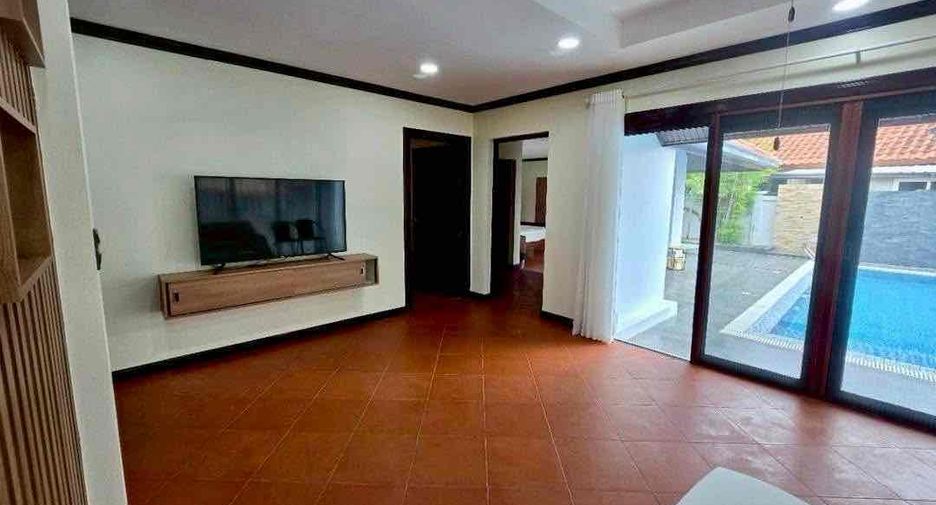 For rent 3 bedrooms villa in Bang Lamung, Chonburi