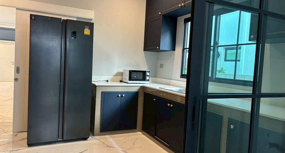 Haus zur Miete mit 5 Zimmer in Bang Phli, Samut Prakan