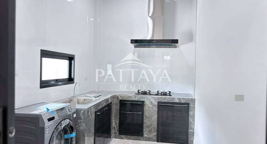 For sale 4 ベッドルーム villa in Bang Lamung, Chonburi