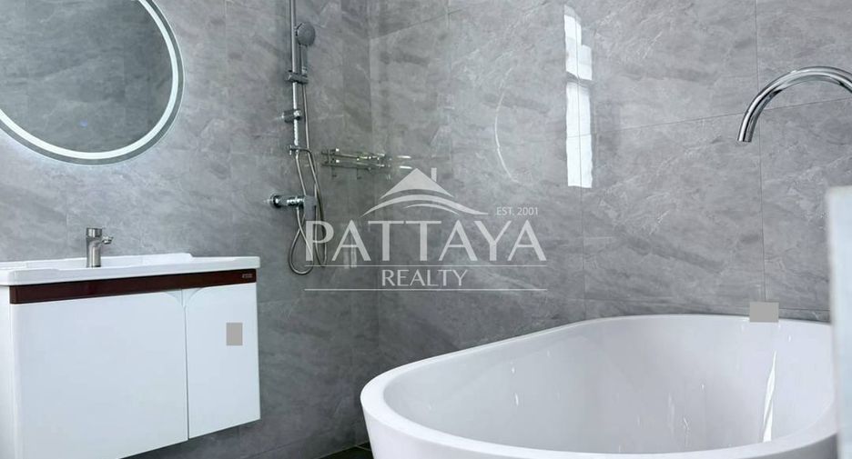 For sale 4 ベッドルーム villa in Bang Lamung, Chonburi