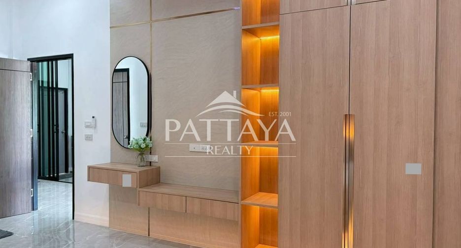 For sale 4 ベッドルーム villa in Bang Lamung, Chonburi