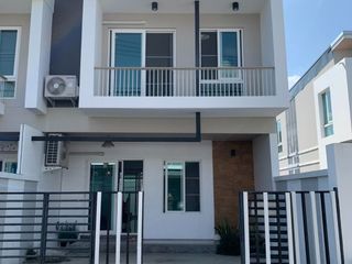 For Rent 3 Bedroom Townhouse In Mueang Chiang Mai