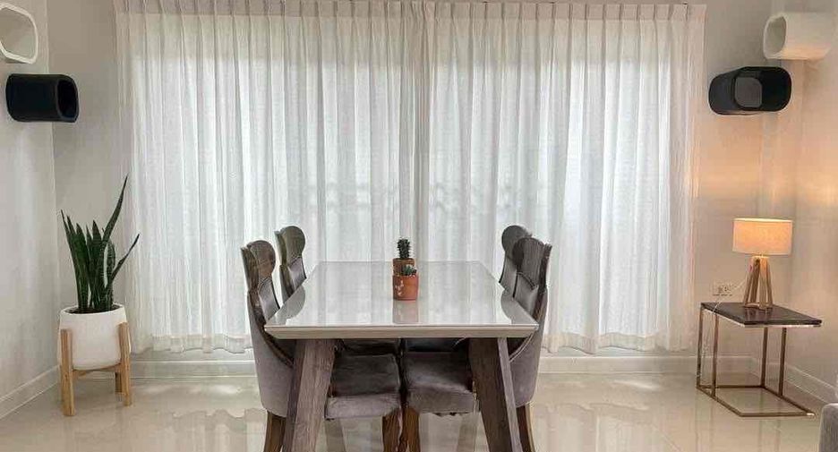 For rent 3 bedrooms villa in Bang Lamung, Chonburi