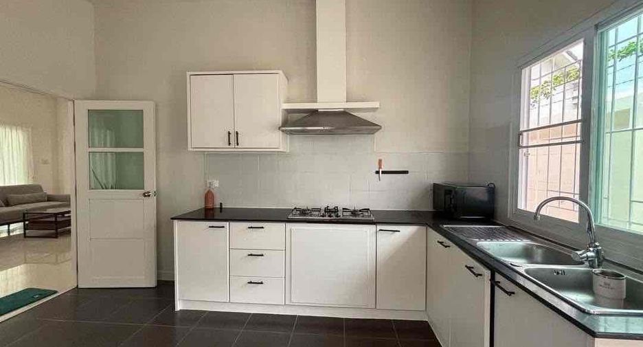 For rent 3 bedrooms villa in Bang Lamung, Chonburi