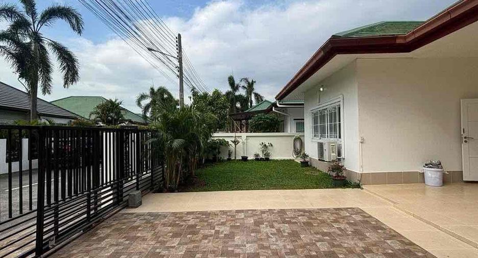 For rent 3 bedrooms villa in Bang Lamung, Chonburi
