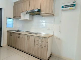 For rent 3 bedrooms townhouse in Prawet, Bangkok