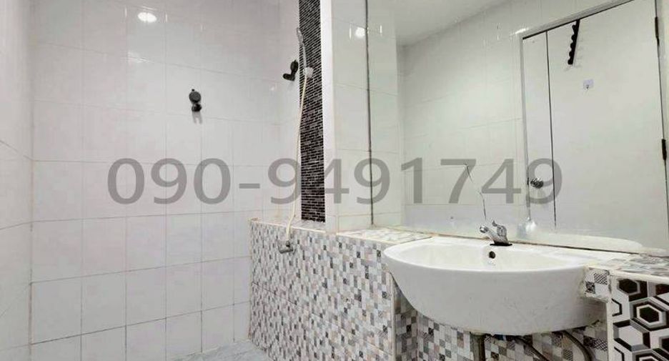 For rent 3 bedrooms townhouse in Bang Bon, Bangkok