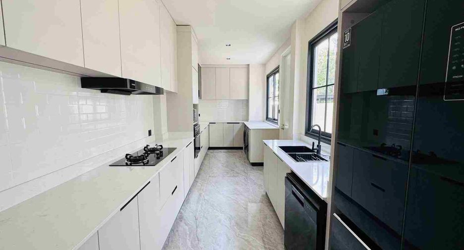 Haus zum Kauf mit 4 Zimmer in Bang Lamung, Chonburi