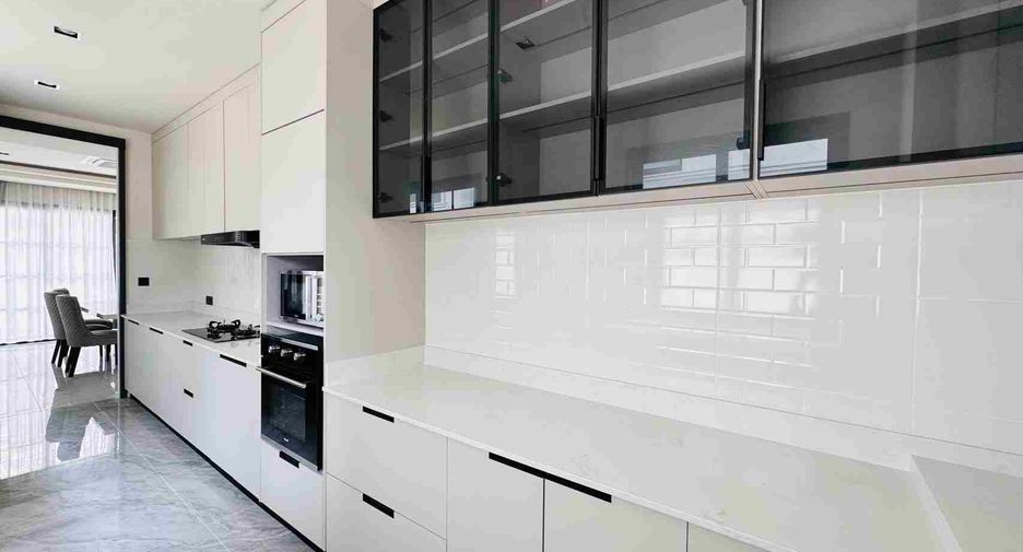 Haus zum Kauf mit 4 Zimmer in Bang Lamung, Chonburi