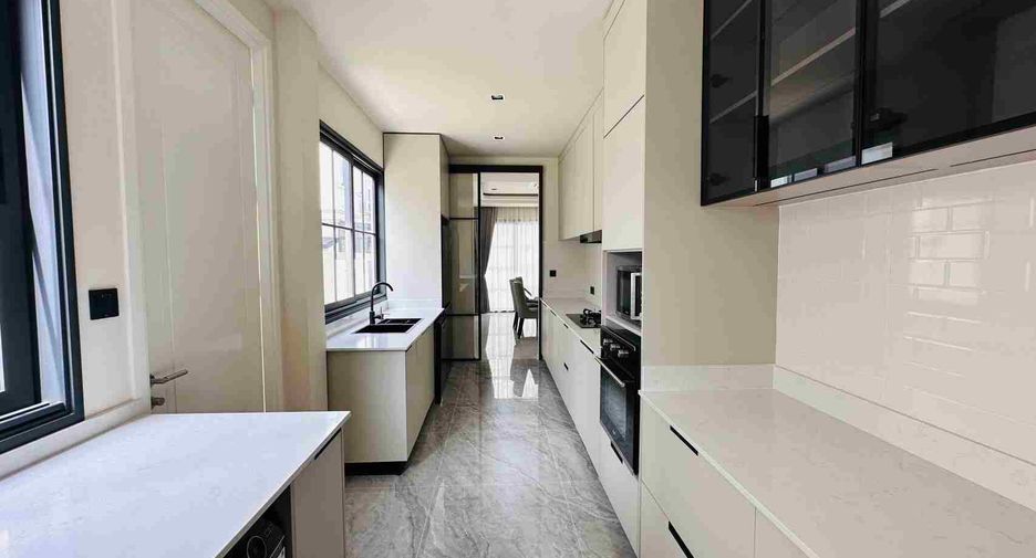 Haus zum Kauf mit 4 Zimmer in Bang Lamung, Chonburi