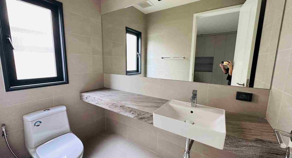 Haus zum Kauf mit 4 Zimmer in Bang Lamung, Chonburi