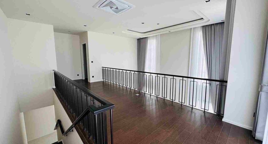 Haus zum Kauf mit 4 Zimmer in Bang Lamung, Chonburi