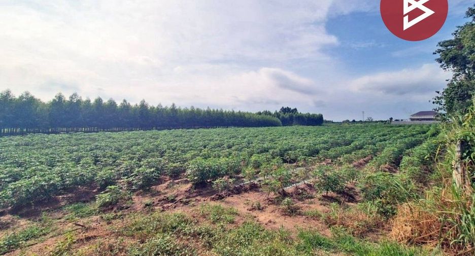 Terreno en venta en Phanat Nikhom, Chonburi