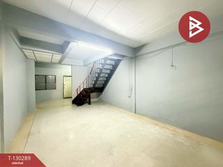 Casa adosada en venta de estudio en Mueang Nakhon Pathom, Nakhon Pathom