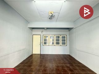 Casa adosada en venta de estudio en Mueang Nakhon Pathom, Nakhon Pathom