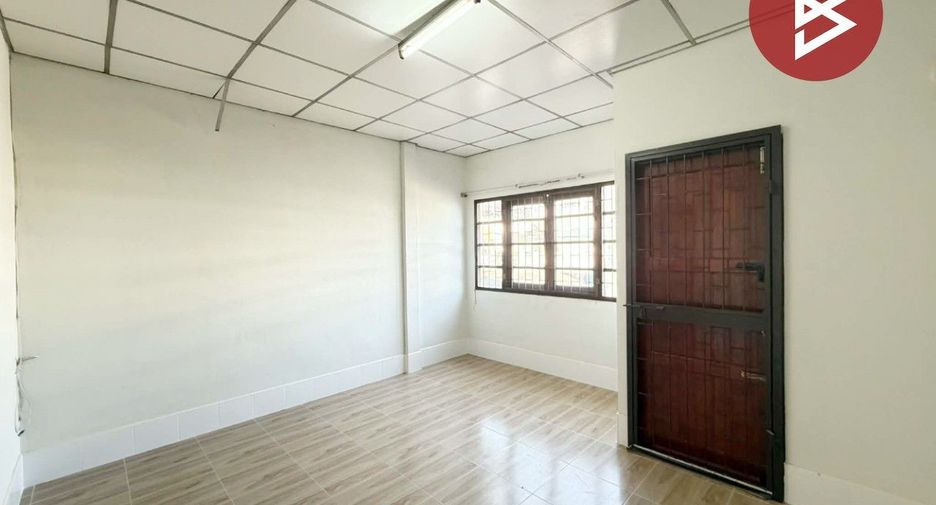Casa adosada en venta de estudio en Mueang Nakhon Pathom, Nakhon Pathom