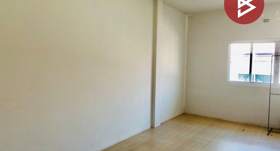Gewerbefläche zum Kauf mit 2 Zimmer in Mueang Nakhon Ratchasima, Nakhon Ratchasima
