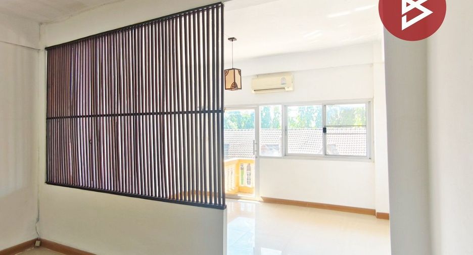 For sale 3 bedrooms retail Space in Prawet, Bangkok