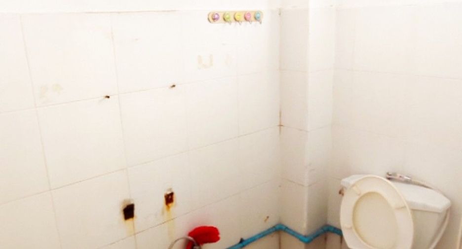For sale 3 bedrooms retail Space in Prawet, Bangkok