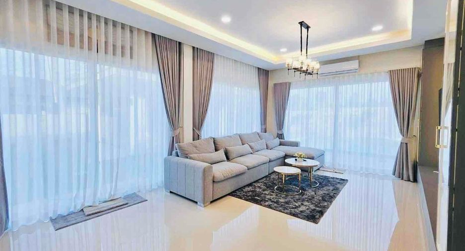 For rent 3 bedrooms villa in Bang Lamung, Chonburi