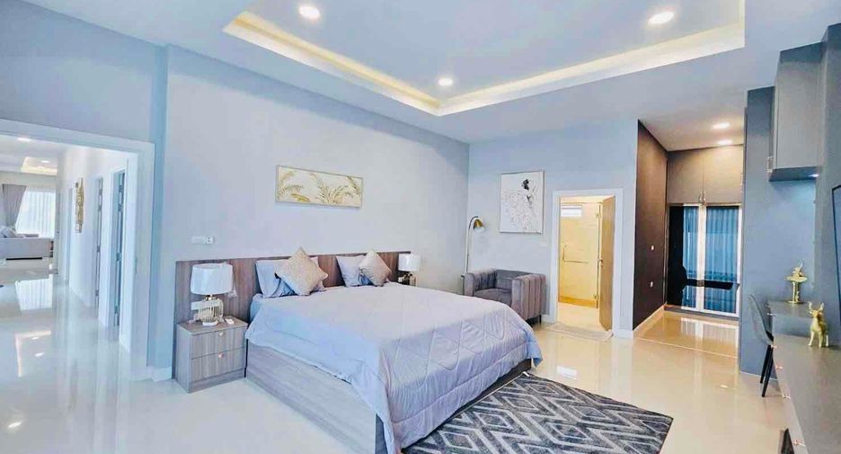 For rent 3 bedrooms villa in Bang Lamung, Chonburi